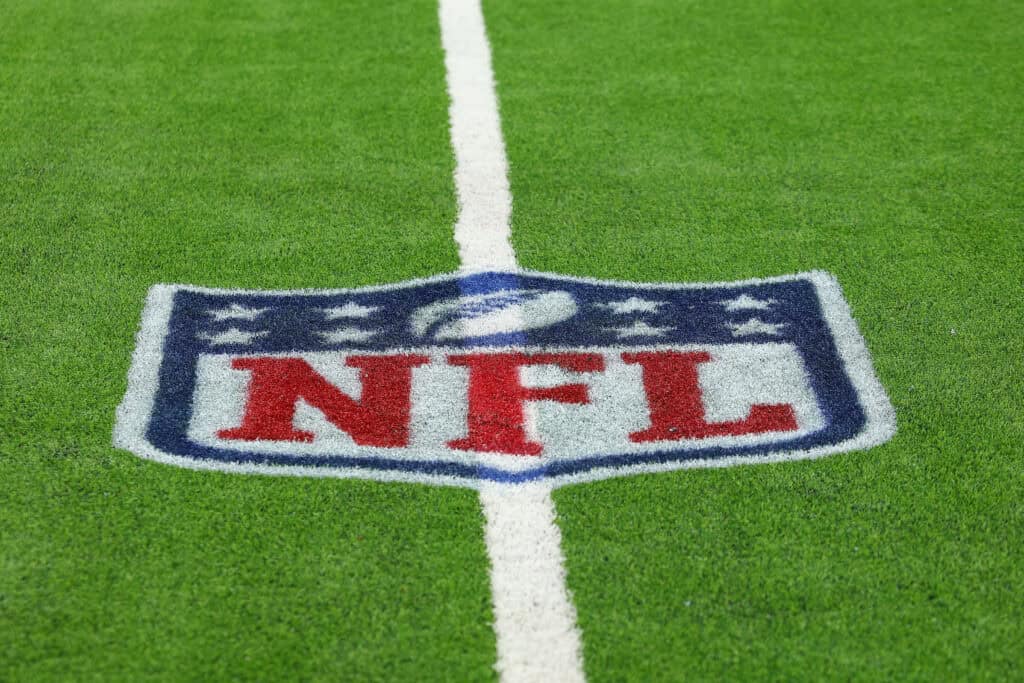 Locker Room Fury: Unseen Brawl Erupts Among NFL Teammates During Practice