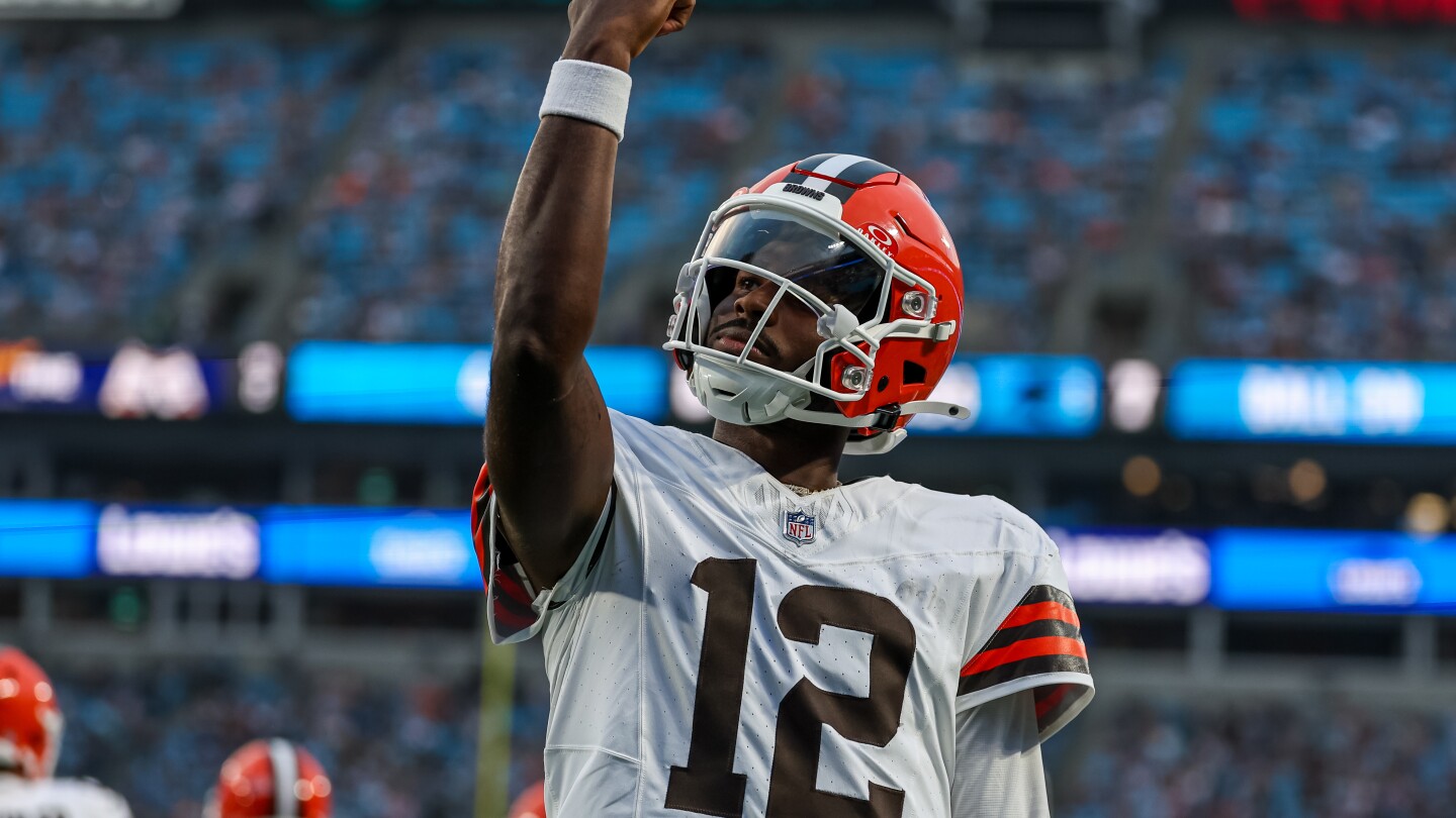 Why Kevin Stefanski Is Holding Back on the Quarterback Race After Shedeur Sanders’s Shocking Debut