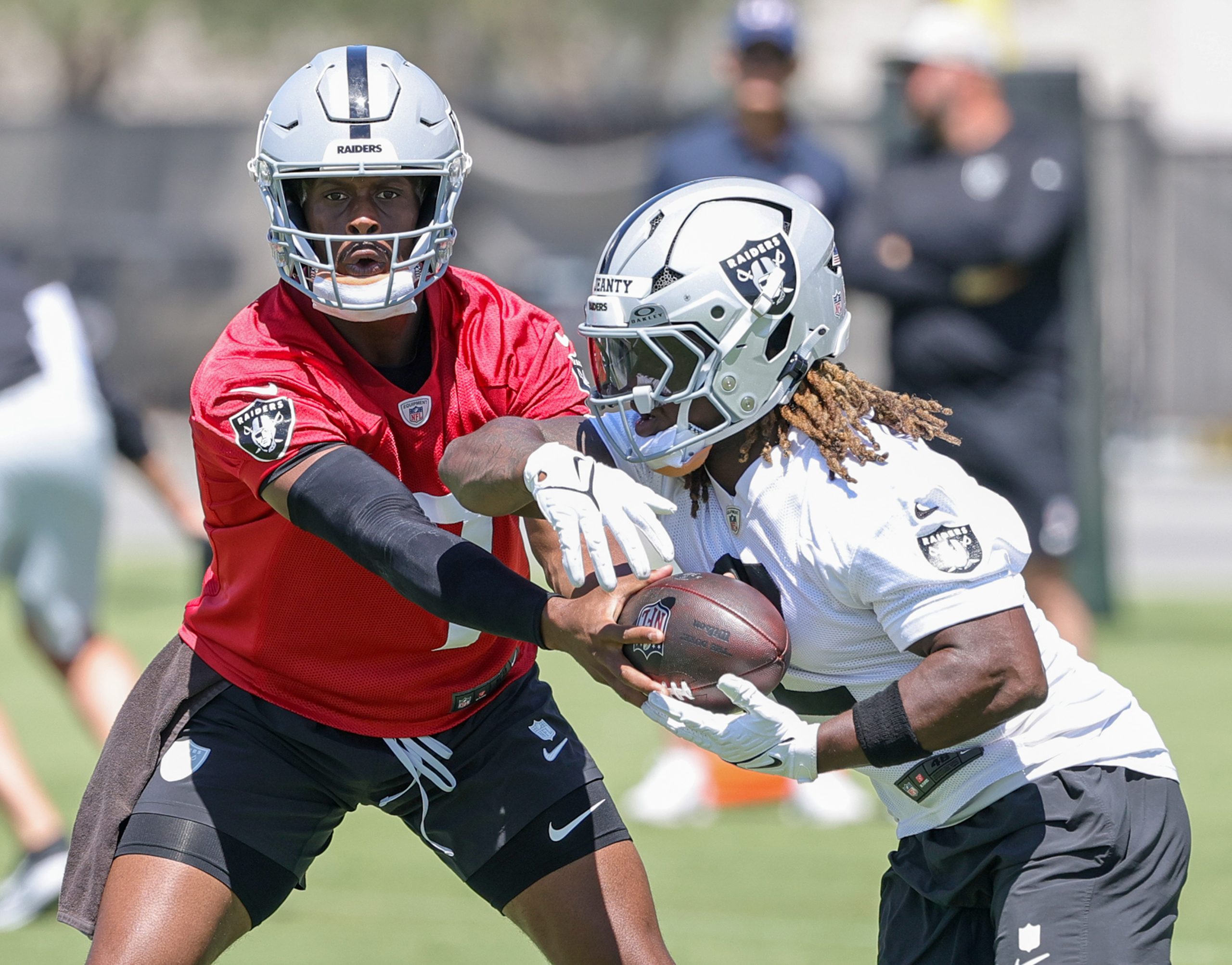 Raiders Poised for Stunning Upset: Can They Topple the Patriots?