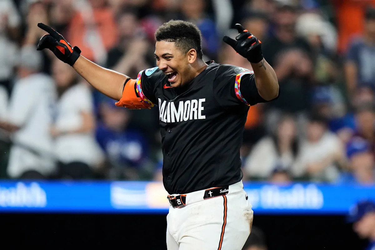 Rookie Sensation Samuel Basallo Shocks Dodgers with Stunning Walk-Off Homer, Snapping Their Winning Streak!