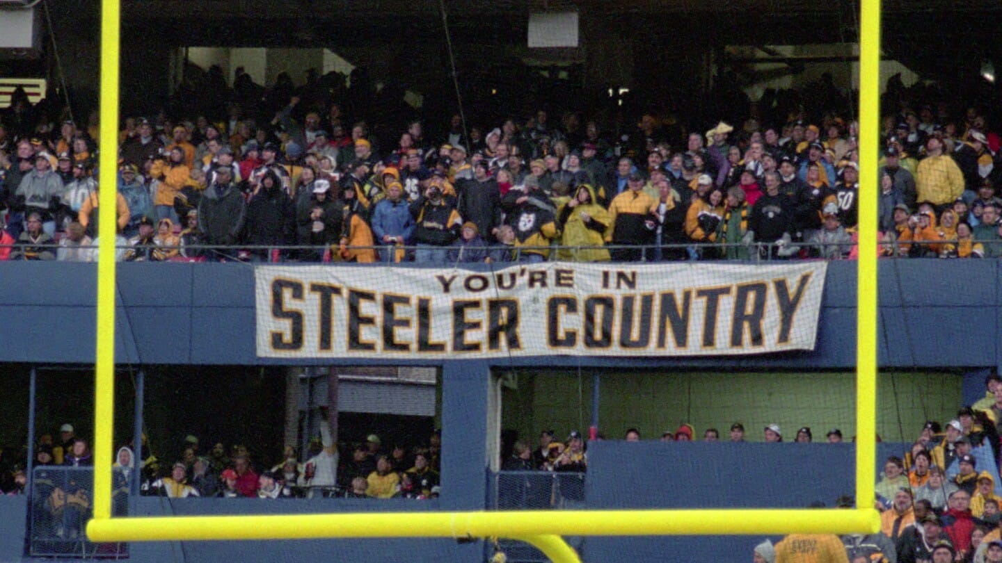 "Could the Steel City Break the Quarterback? Fans Fear Aaron Rodgers Might Clash with Pittsburgh's Gritty Identity!"