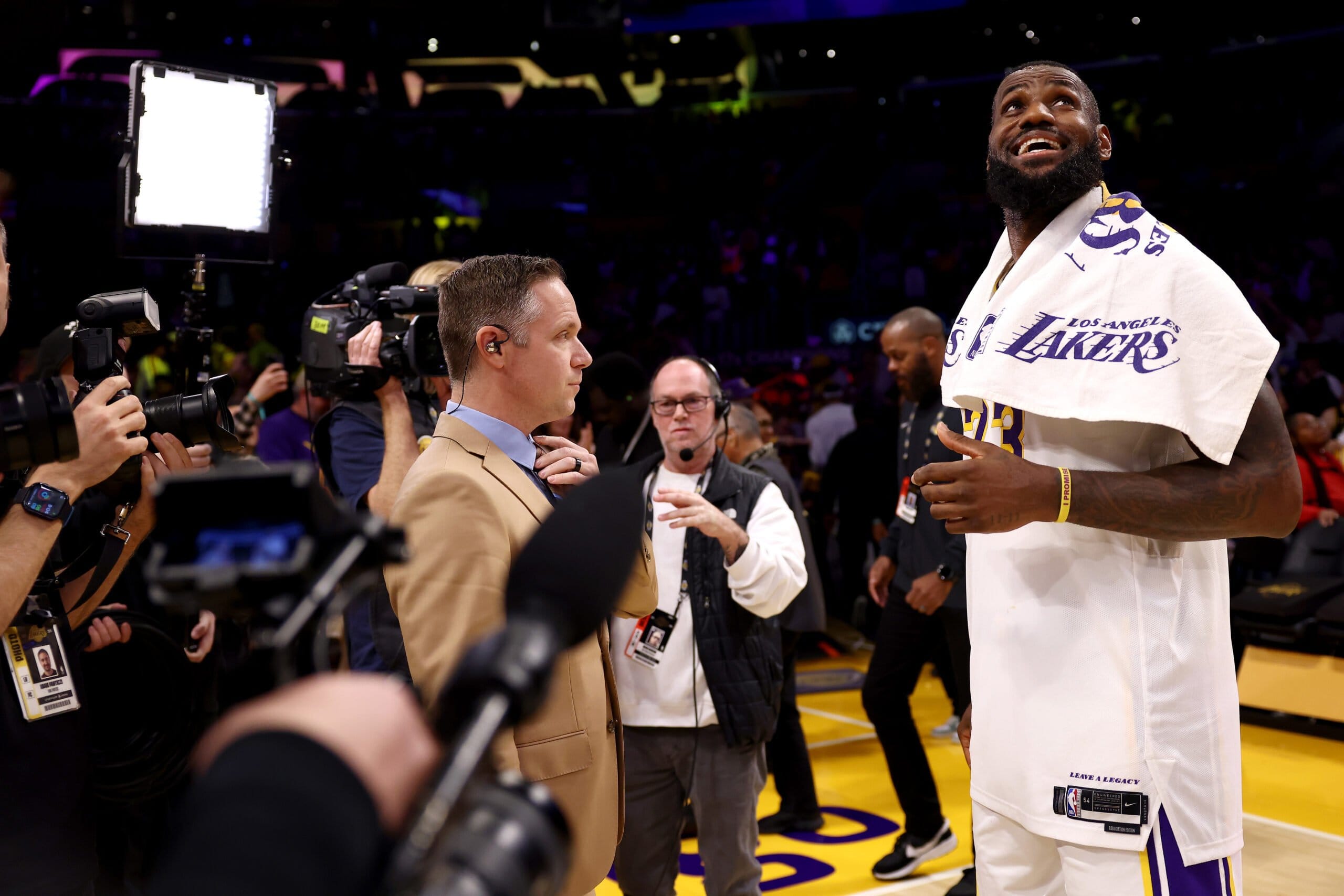 "LeBron James Delivers a Stunning Blow to Basketball Media: What He Revealed Will Leave You Speechless!"