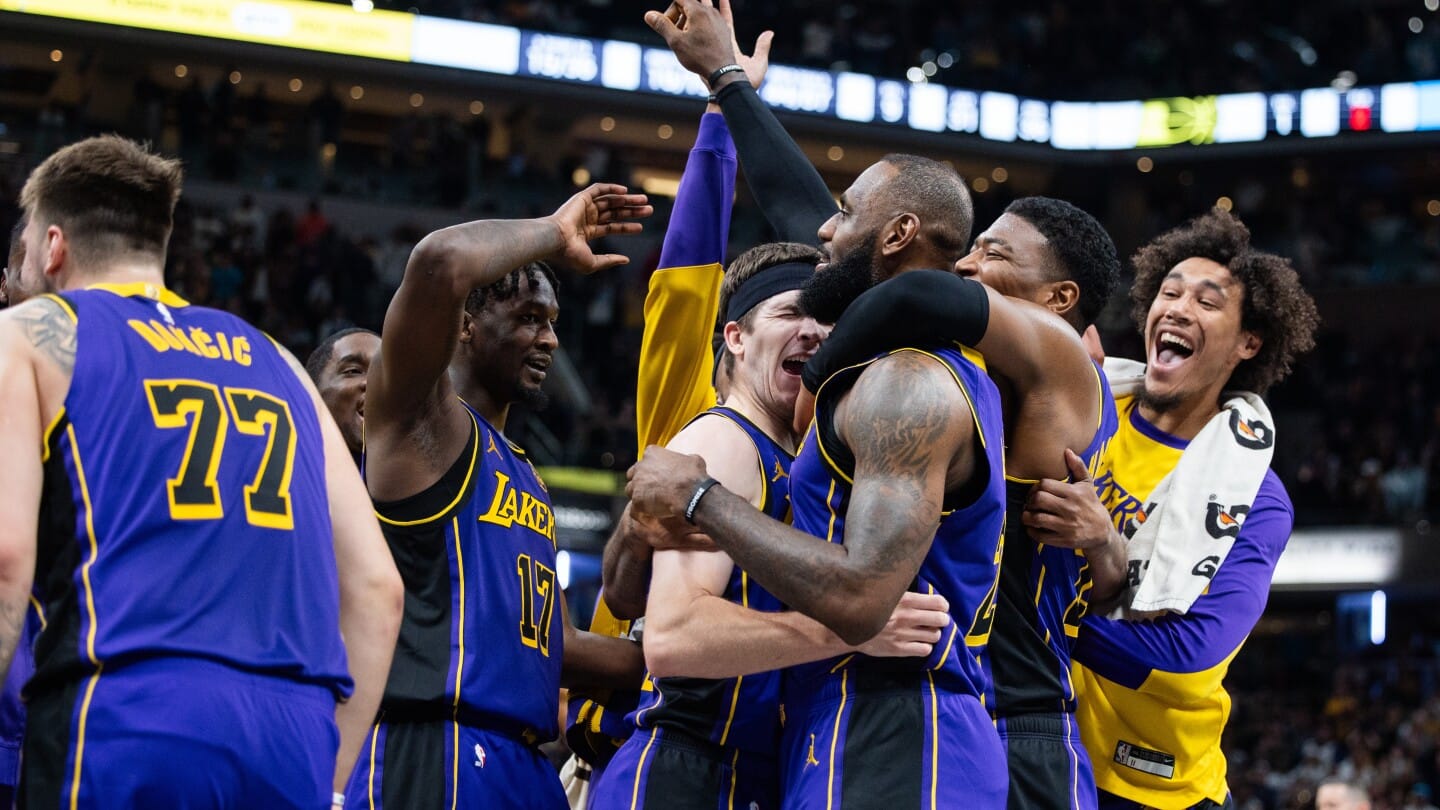 "LeBron's Last-Second Heroics: Watch How the King Snatched Victory from the Clutches of Defeat!"