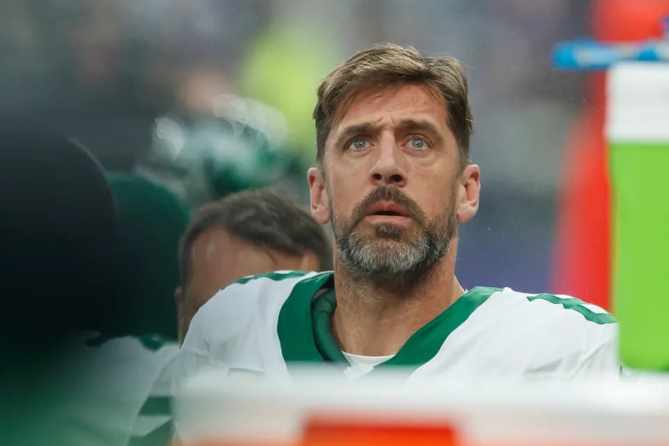 "Vikings Keep the Door Ajar for Aaron Rodgers: Are They Eyeing a Shocking QB Showdown?"