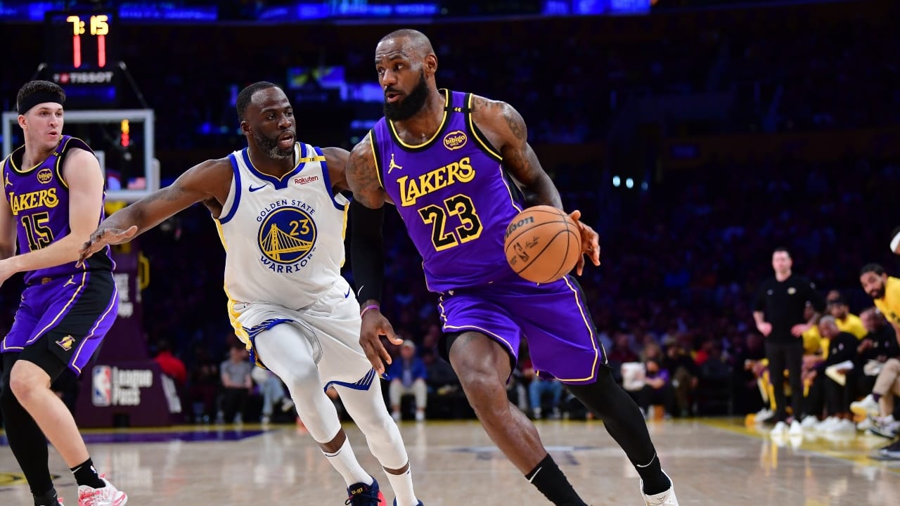 "Can the Lakers Complete a Stunning Sweep Over the Warriors? All Eyes on Thursday's Showdown!"