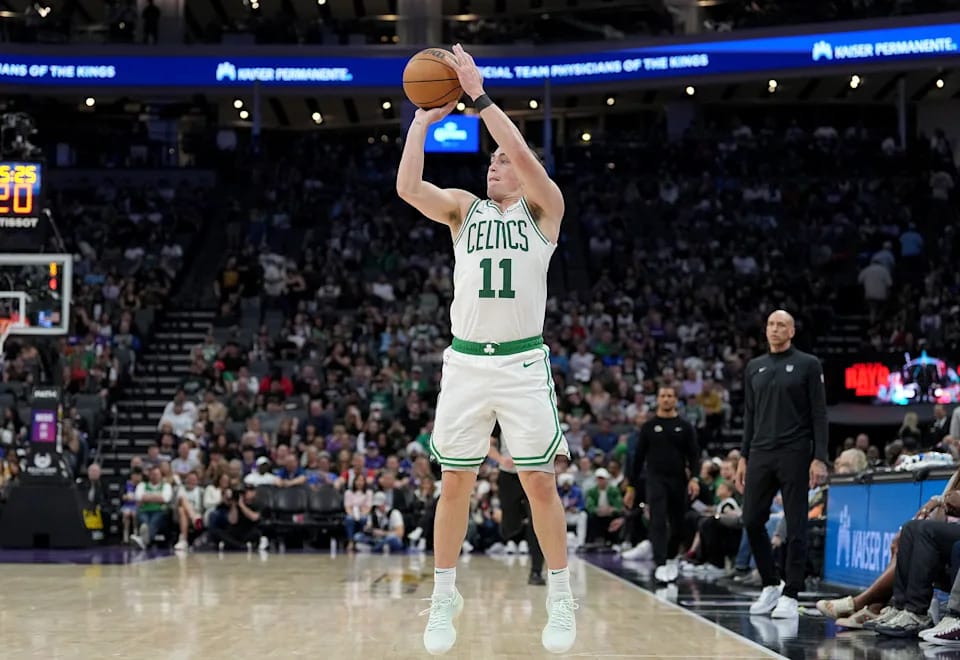 "Celtics Ignite Historic Season: How They Shattered the Warriors' 3-Point Record and Changed the Game Forever!"