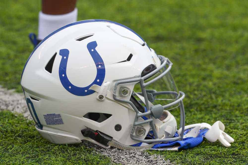 "Colts Snag Veteran TE in Surprise Re-Sign: What It Means for Their 2024 Playoff Ambitions!"