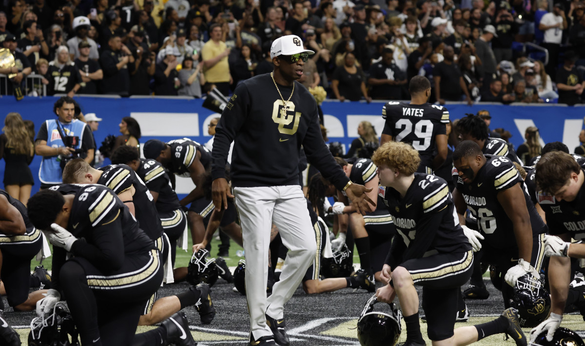 Deion Sanders Faces Major Setback: Freshman All-American Eyes Mega-Move in Transfer Portal
