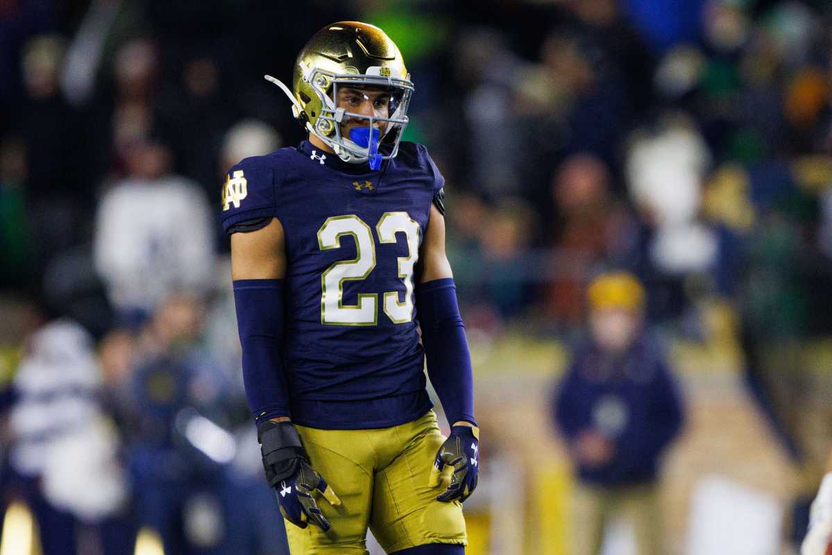 "From Legacy to Rivalry: Brian Urlacher's Son Kennedy Shocks Fans with Transfer to Longtime Foe"