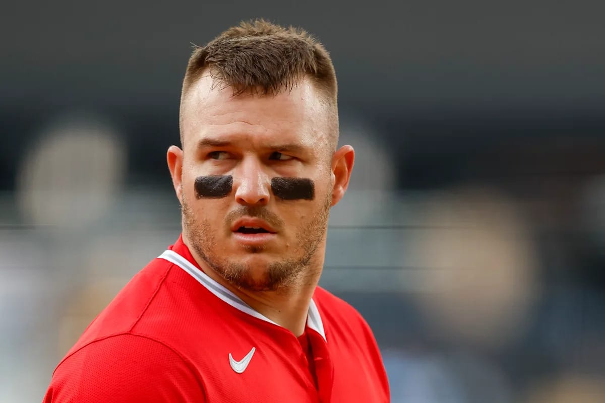 "From Rivalry to Redemption: Mike Trout's Unexpected Encounter with the Astros Fan Who Snatched Victory from His Grasp!"