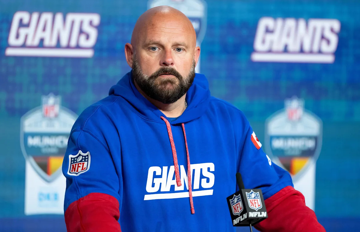 Giants Coach Brian Daboll’s Silence on Shedeur Sanders Meeting Sparks Speculation—What Went Wrong Behind Closed Doors?