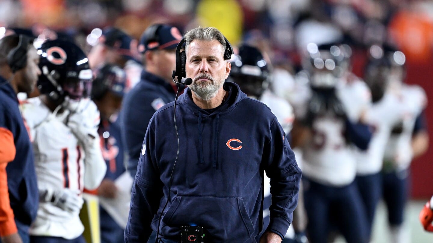 "Inside the Frustration: Caleb Williams Reveals Shock Over Eberflus' Hail Mary Reaction That Left Bears Players Fuming"