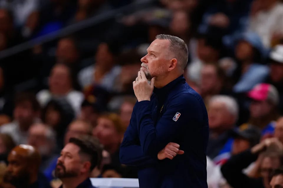 "Inside the Shocking Fallout: How a Power Struggle Between Malone and Booth Shook the Foundation of the NBA Champion Nuggets"
