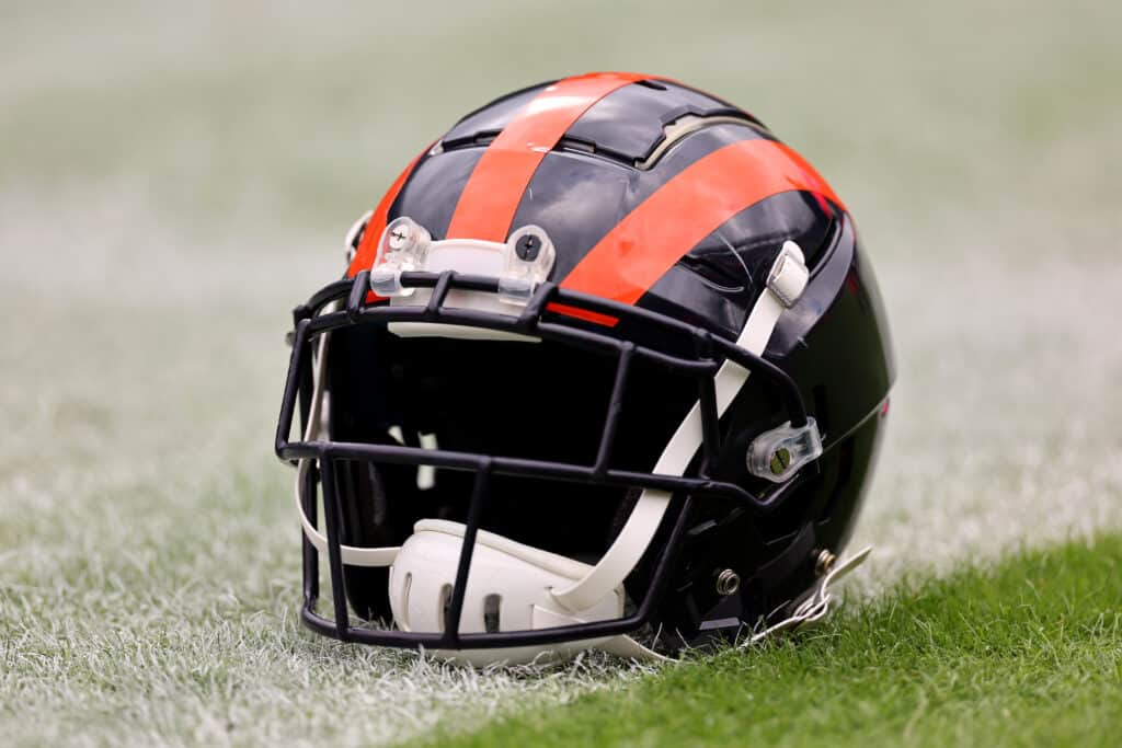 Intrigue at Halas Hall: Bears Meet With Mysterious WR Prospect