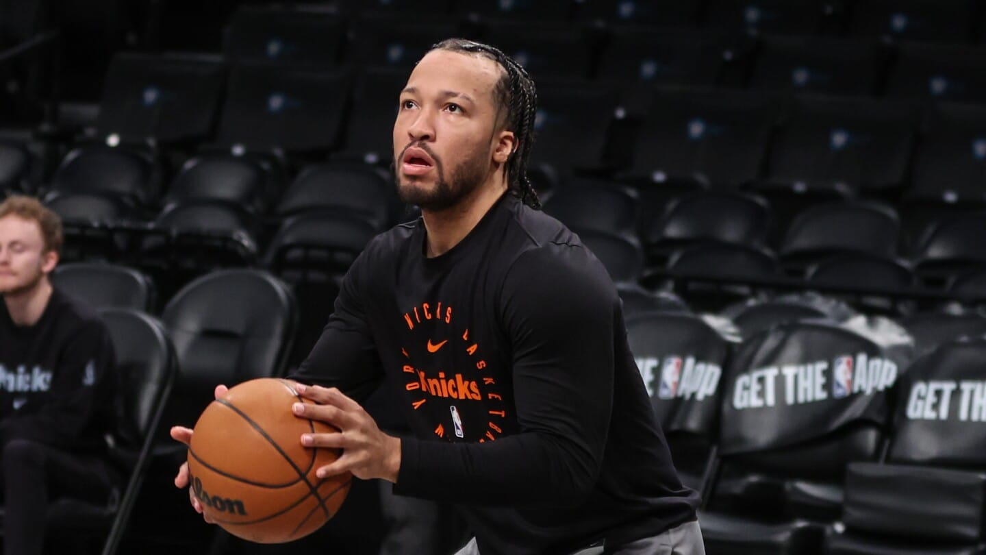 "Jalen Brunson's High-Stakes Comeback: Can He Spark a Knicks Turnaround Against the Suns?"