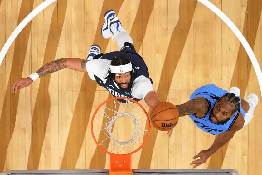 "Kawhi Leonard's Triumphant Return: Can He Lead the Clippers to Victory in a Pivotal Back-to-Back Showdown?"