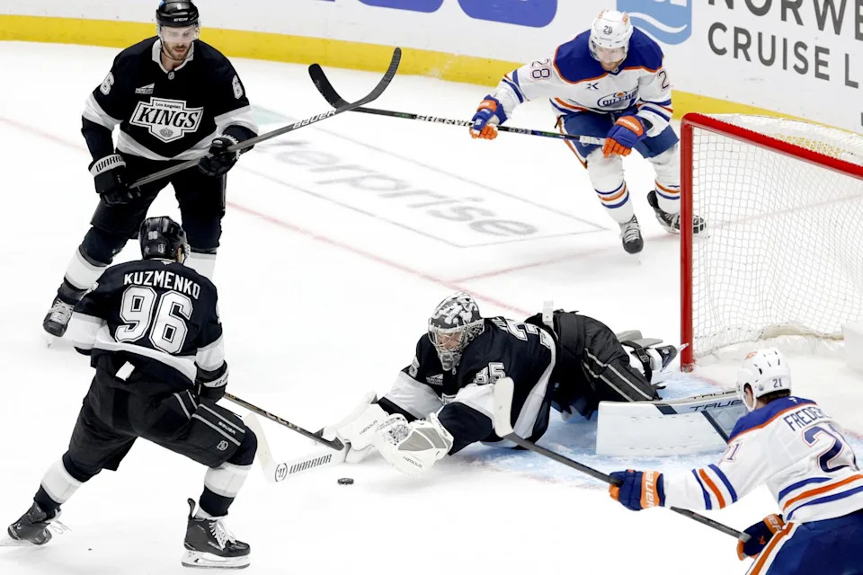 "Kempe's Double Strike Propels Kings to Brink of Upset Over High-Powered Oilers"