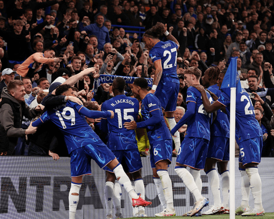 "Last-Minute Drama: How Chelsea's Bold Tactics Turned the Tide in a Fiery Derby Clash Against Tottenham"