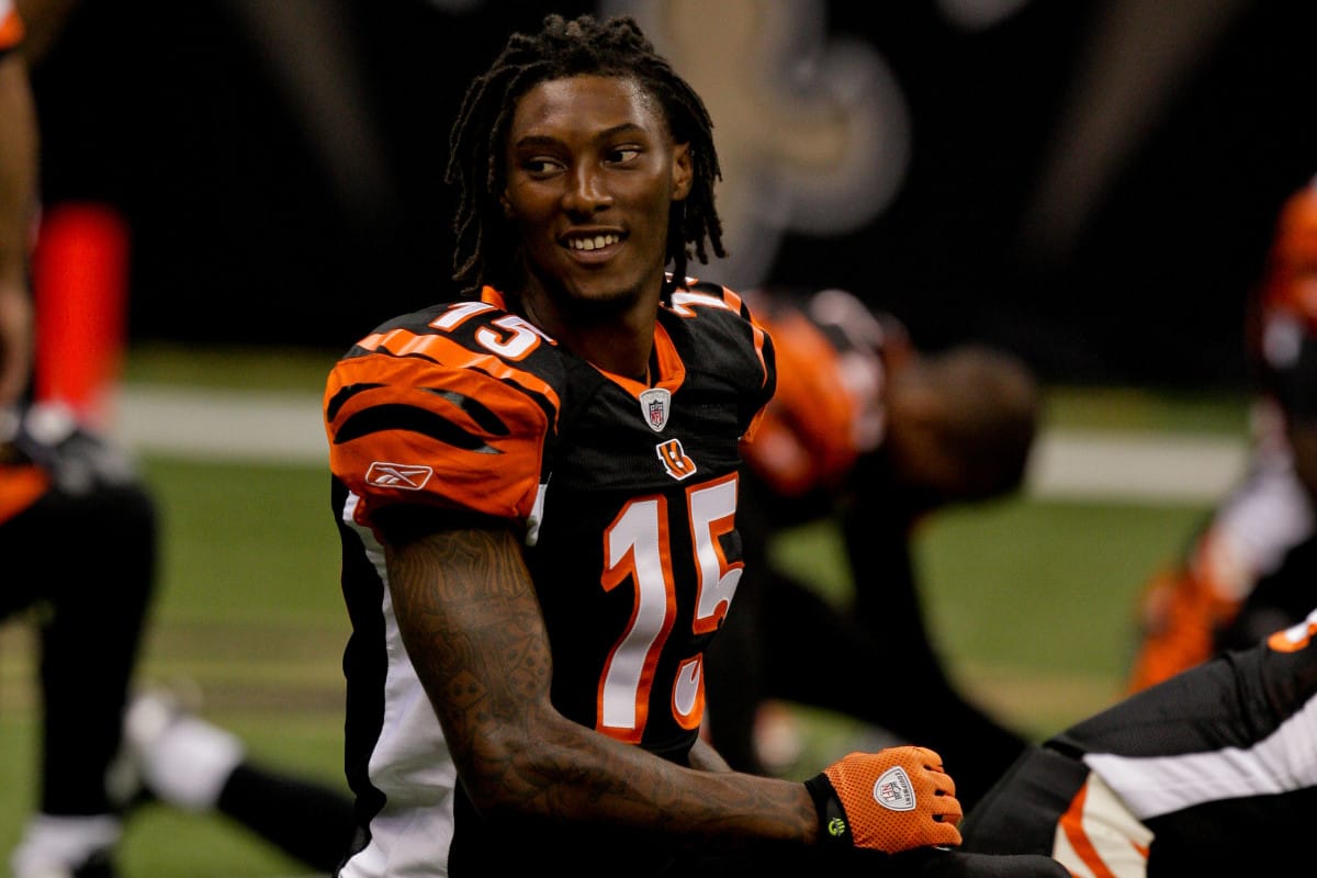 "Legacy in the Making: Chris Henry's Son Shocks Fans with Unexpected Commitment Decision!"