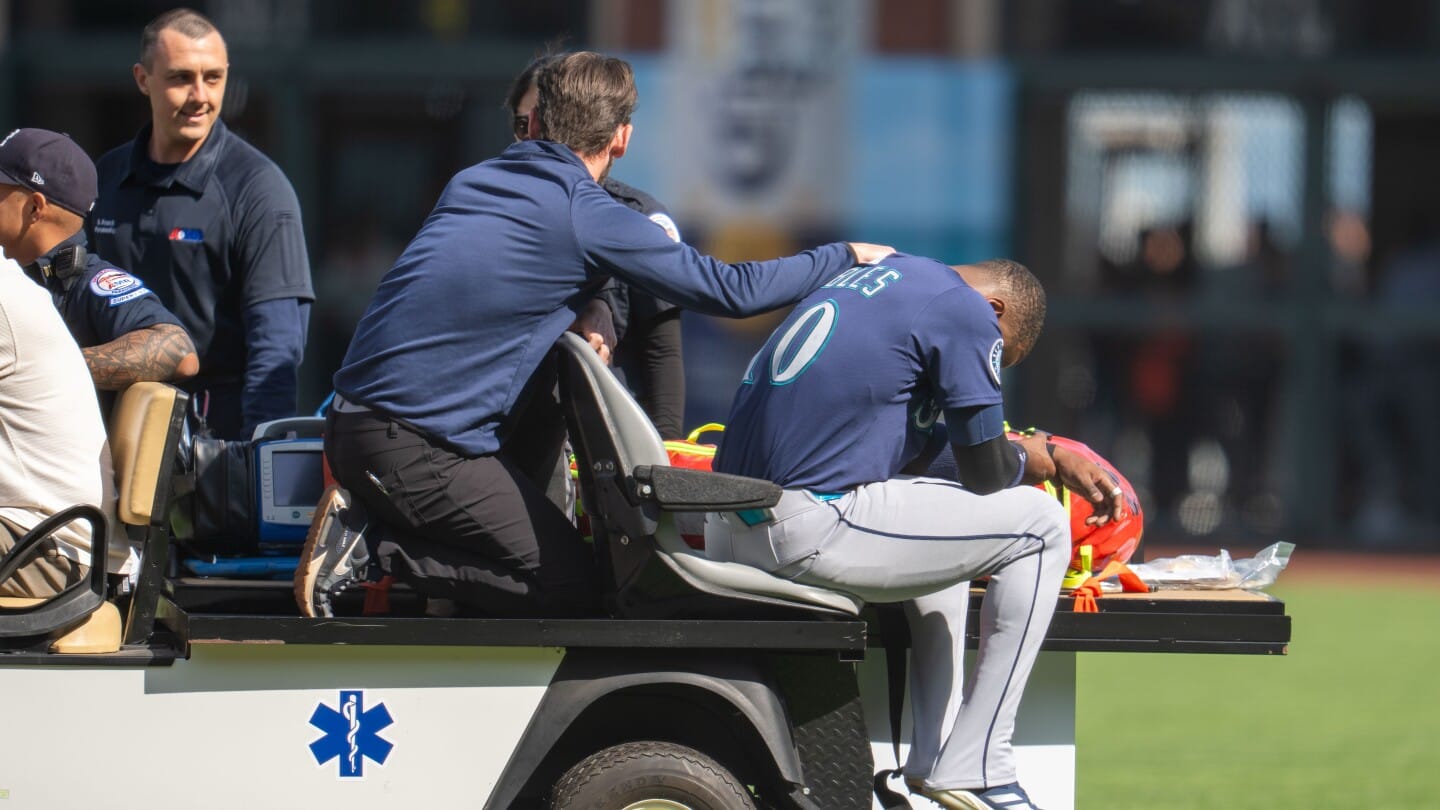 "Mariners' Star Victor Robles Faces Long Road to Recovery: What This Dislocated Shoulder Means for the Team's Playoff Hope"