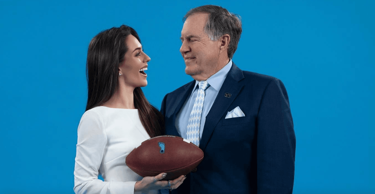 "Meet the Young Woman Shaking Up the NFL: Bill Belichick's Girlfriend Scores an Unexpected Coaching Role!"