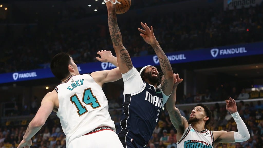 Memphis Mauls Mavs: Fans Dub Dallas &apos;The Pelicans&apos; in Social Media Frenzy