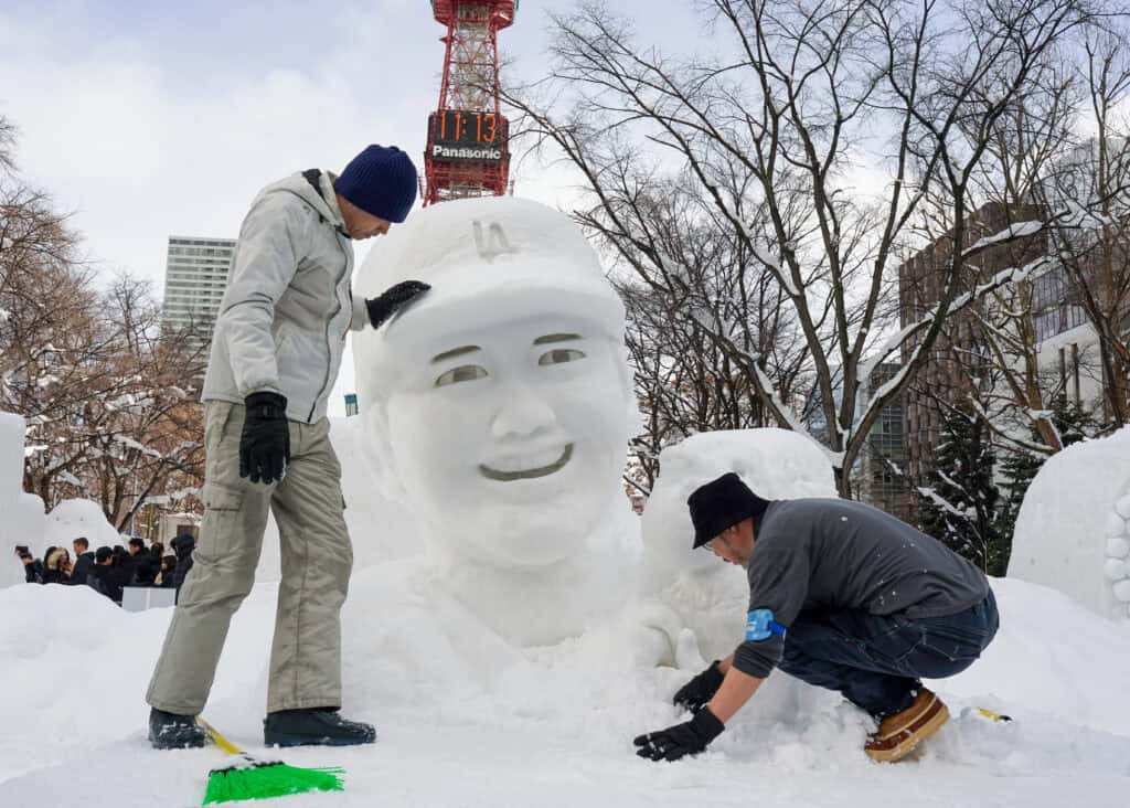 "Mysterious Artist's Shohei Ohtani Sculpture Captivates Japan, Sparks Viral Frenzy"