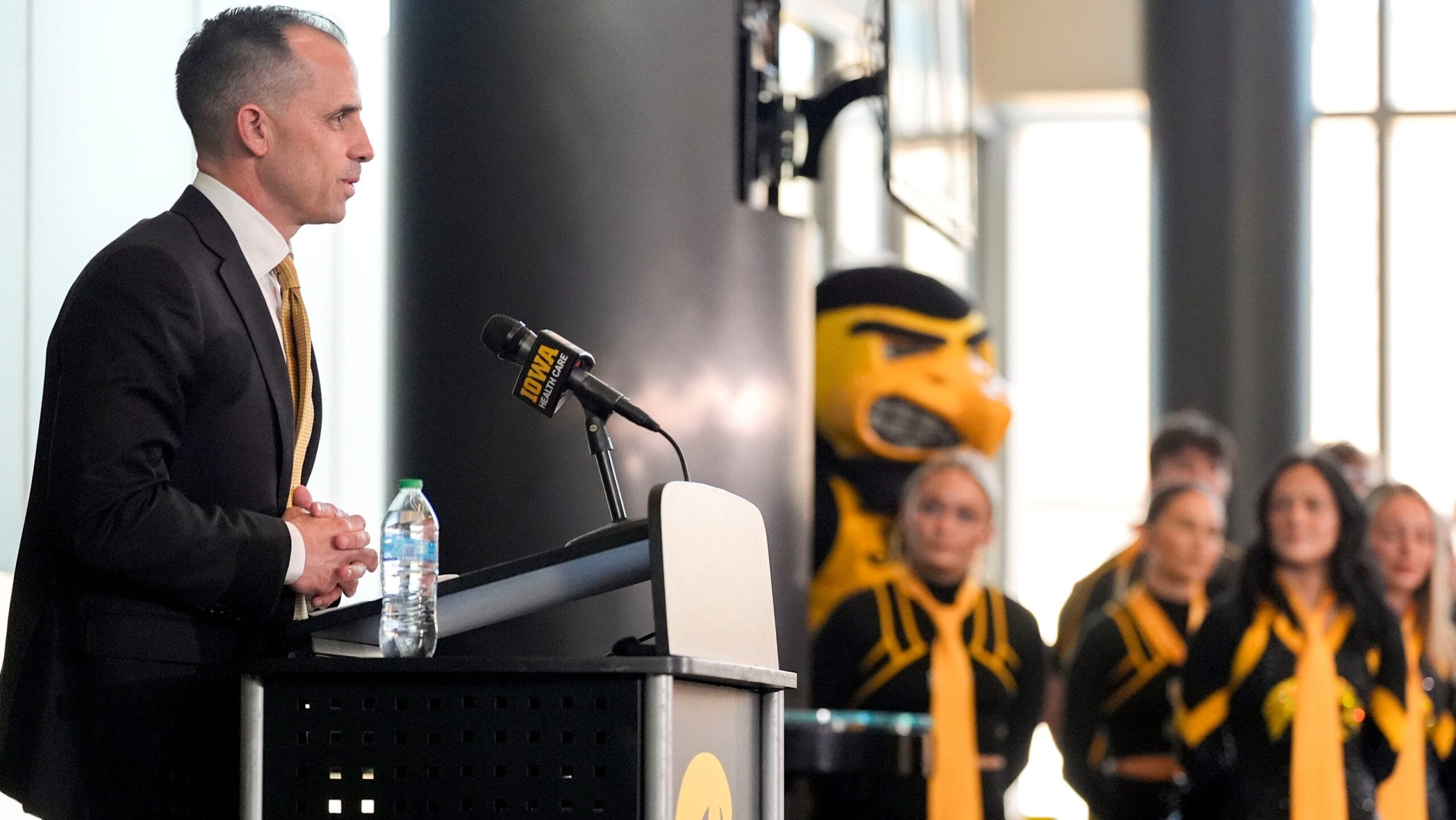 Mystery Transfer Target Chooses South Florida Over Powerhouse Programs