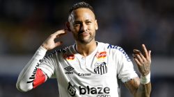 Neymar&apos;s Fitness Fiasco: Santos Star&apos;s Persistent Woes Fuel Exit Speculation