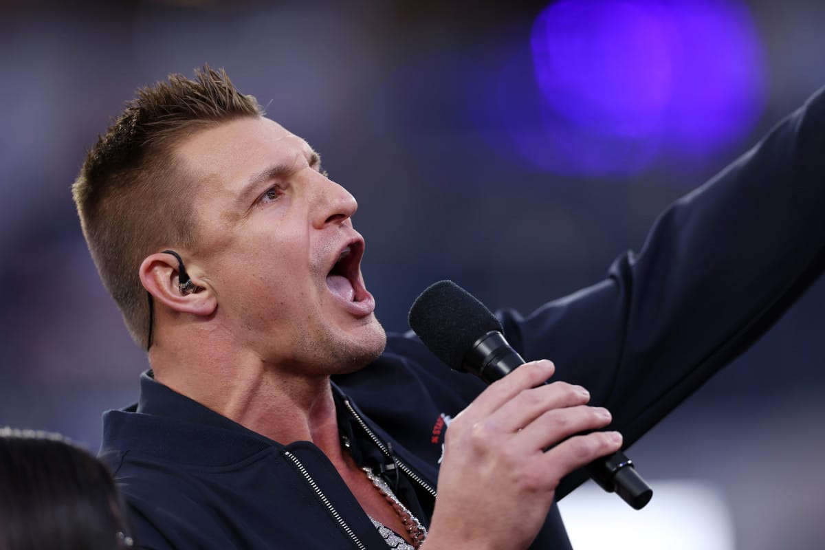 "Rob Gronkowski Reveals the Untold Story Behind the 'Hungover' Ohio State Visit That Left Fans Buzzing!"