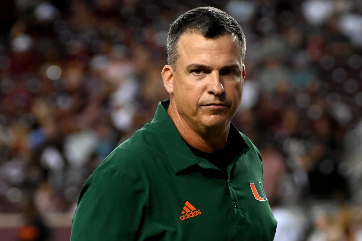 "Shockwaves in College Football: Head Coach's Fierce Reply to Nico Iamaleava's Controversial News"