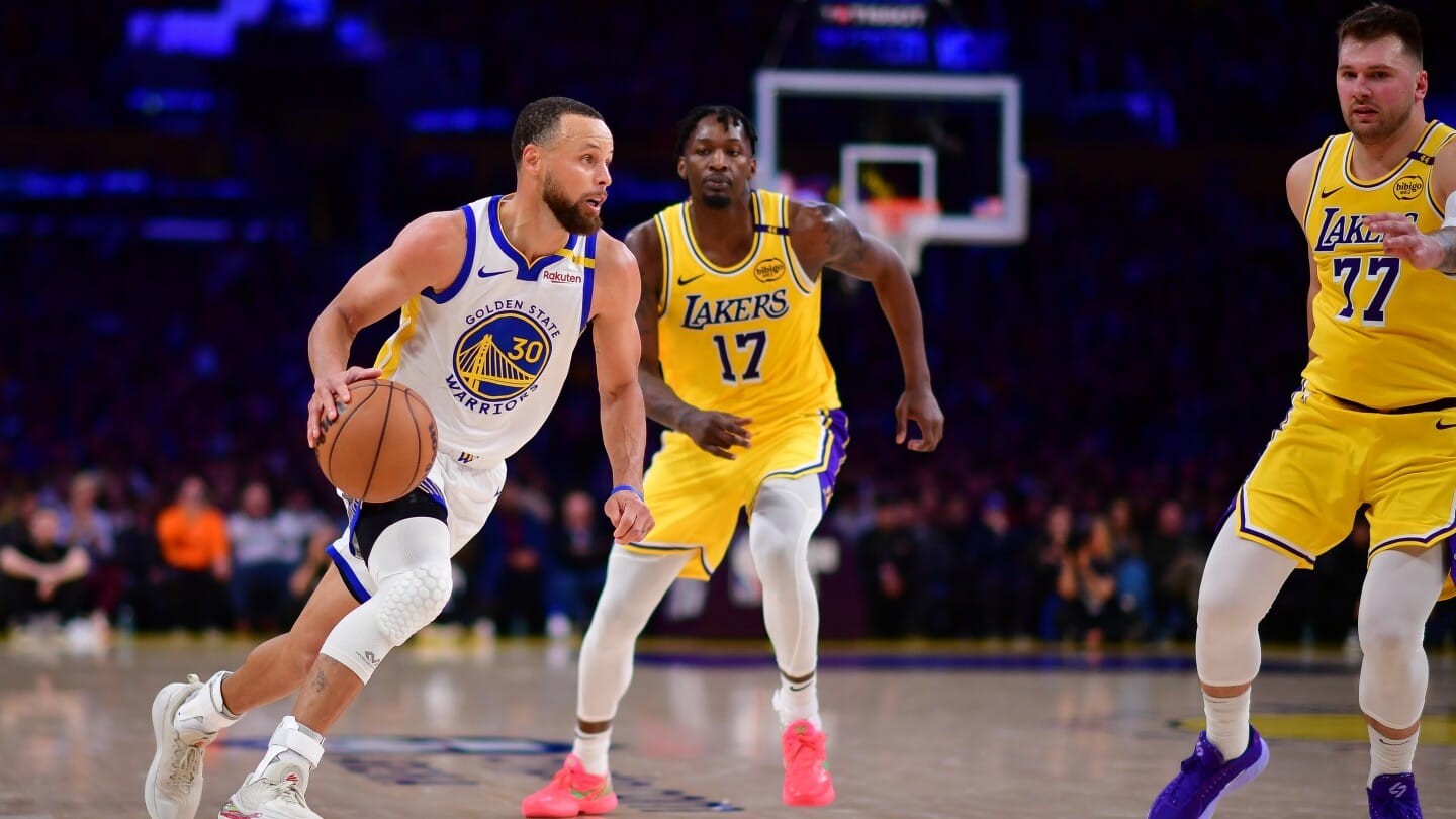"Stephen Curry Shatters Expectations with 37-Point Showcase Against Lakers: Is This a Sneak Peek at Playoff Glory?"
