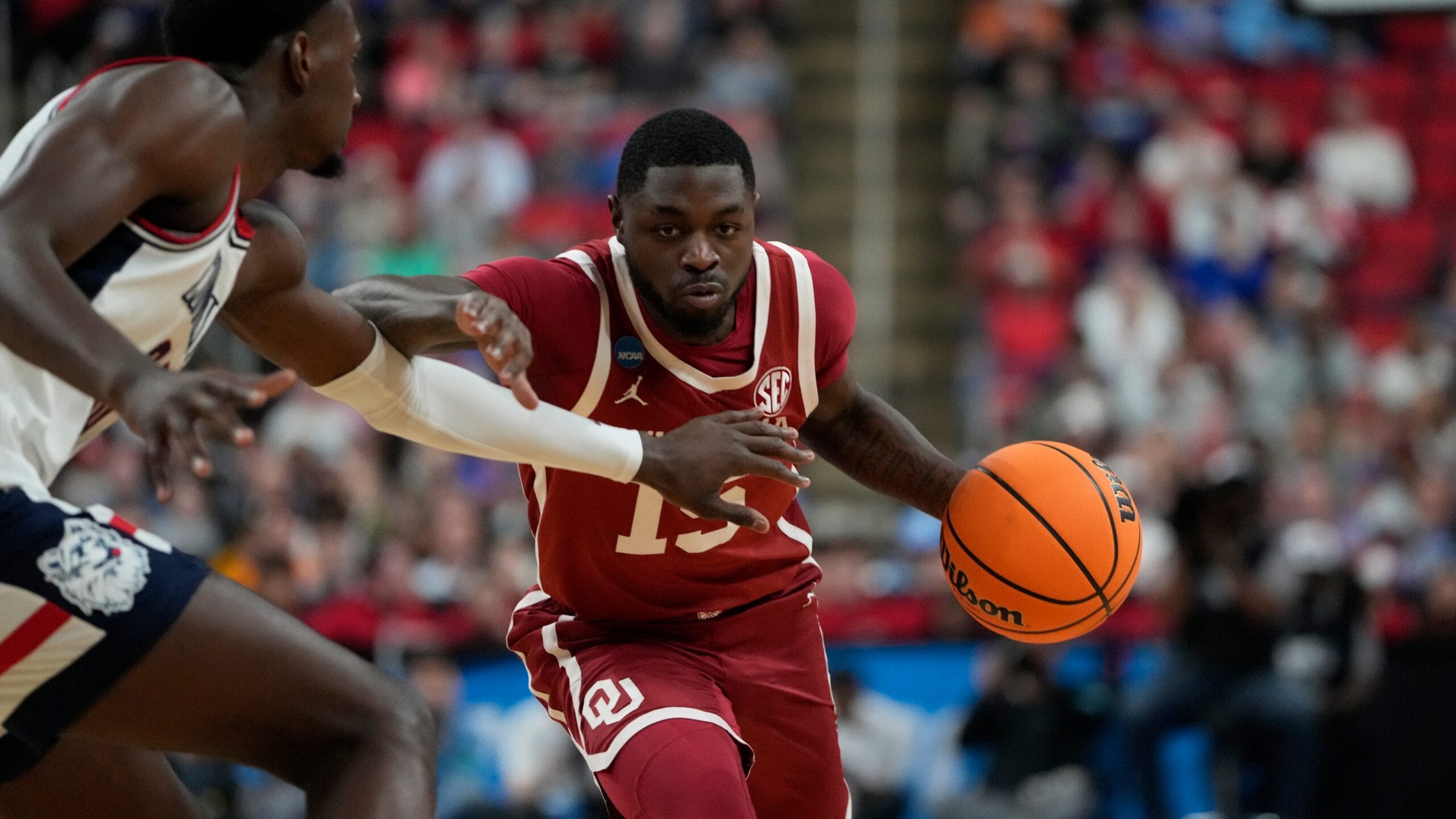 "Texas A&M Set to Welcome High-Profile Oklahoma Transfer Guard: What Could This Mean for the Aggies' Season?"