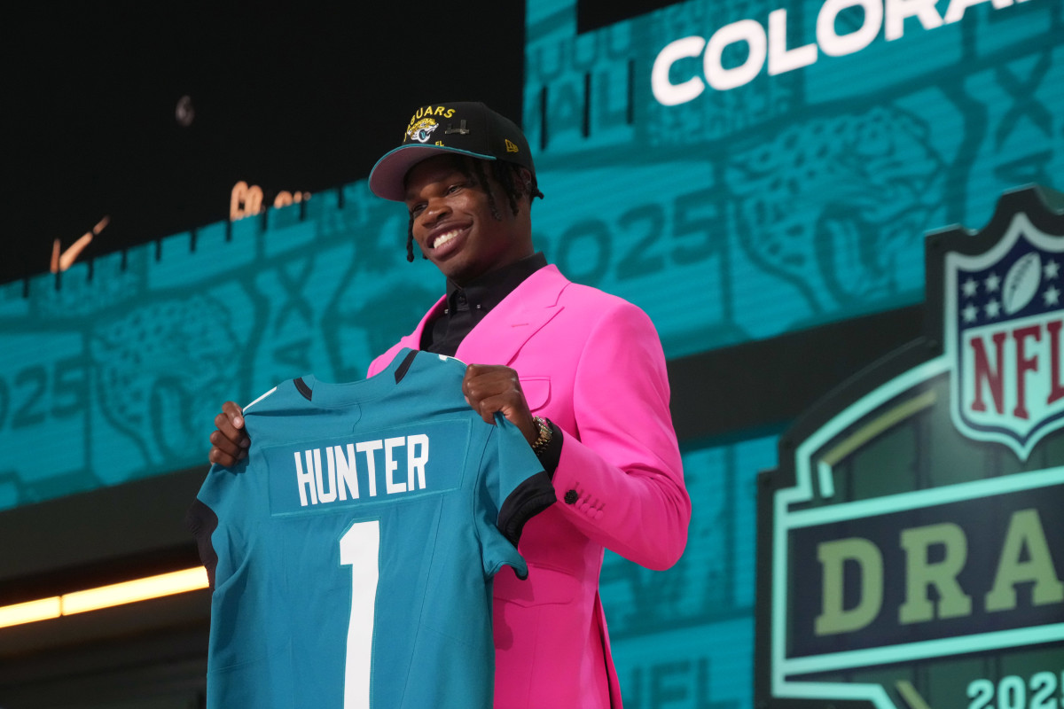 Travis Hunter&apos;s Heartwarming Tribute to Shedeur Sanders Stuns Fans