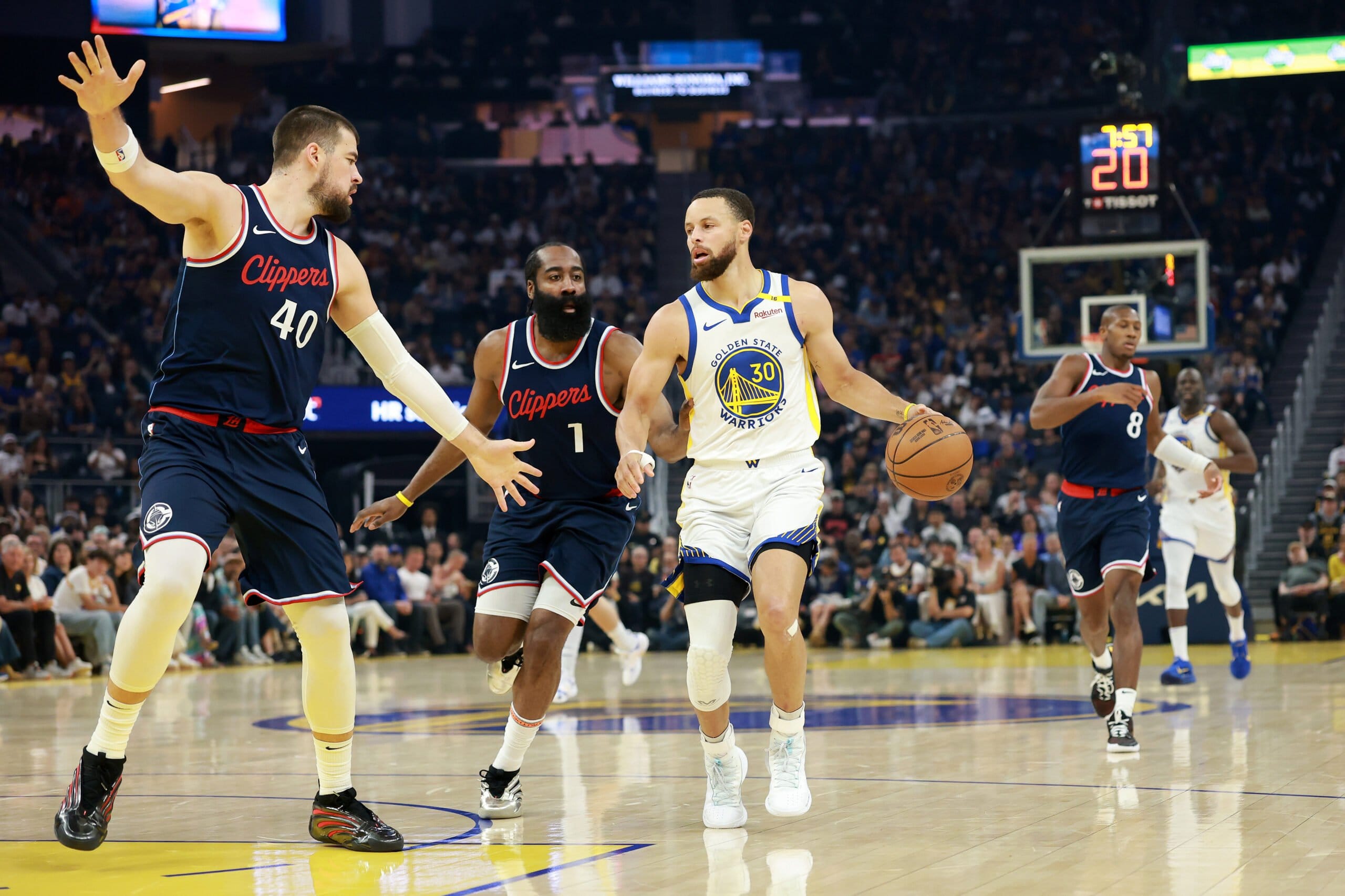 "Unmasking the Shocking Reasons Behind Warriors' Stunning Defeat to Clippers: What Analysts Are Saying!"