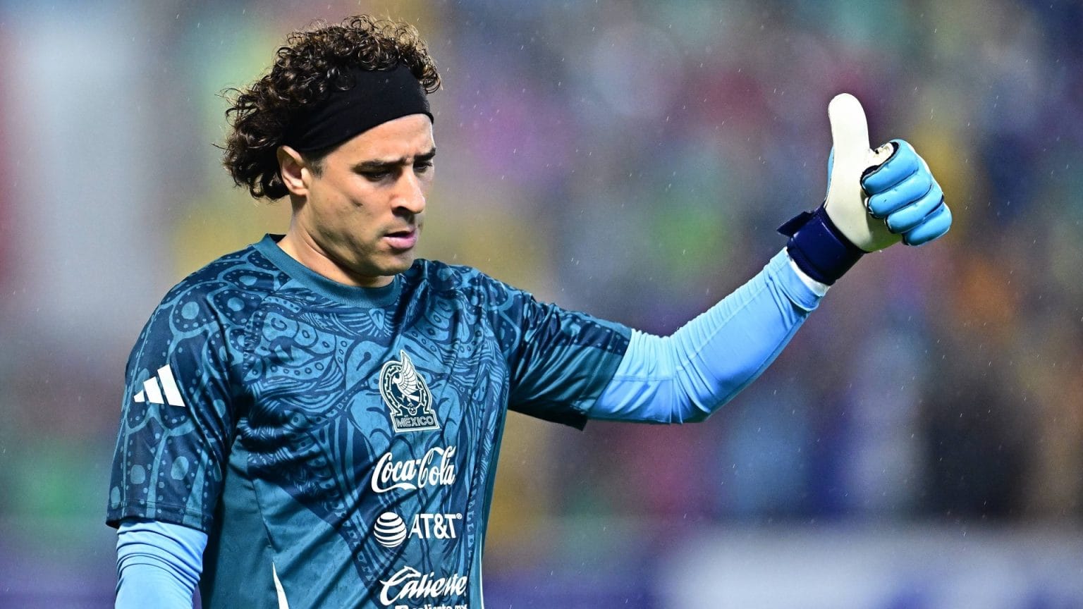 "Unthinkable Decision: Could Santiago Gimenez's Teammate Be Left Out of the 2026 World Cup Alongside Legends Ronaldo and Messi?"