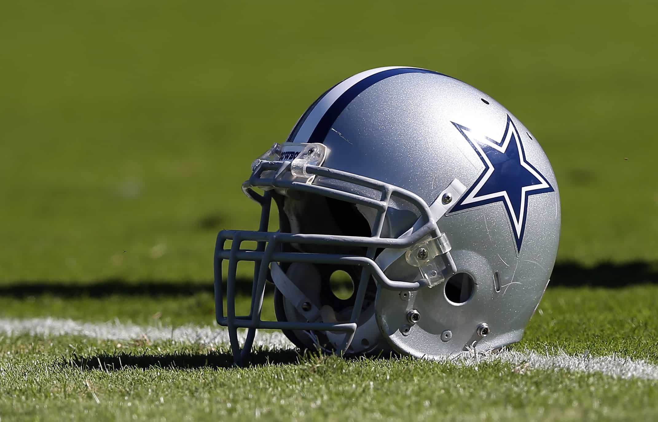 "Veteran OL Joins Cowboys: What This Bold Move Means for Their Super Bowl Aspirations!"