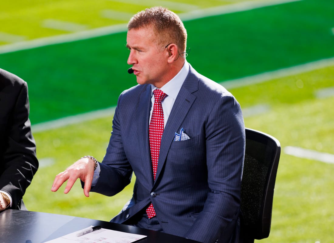"Victory on the Line: ESPN's Bold Prediction Shakes Up the 2025 Ohio State vs. Michigan Rivalry"