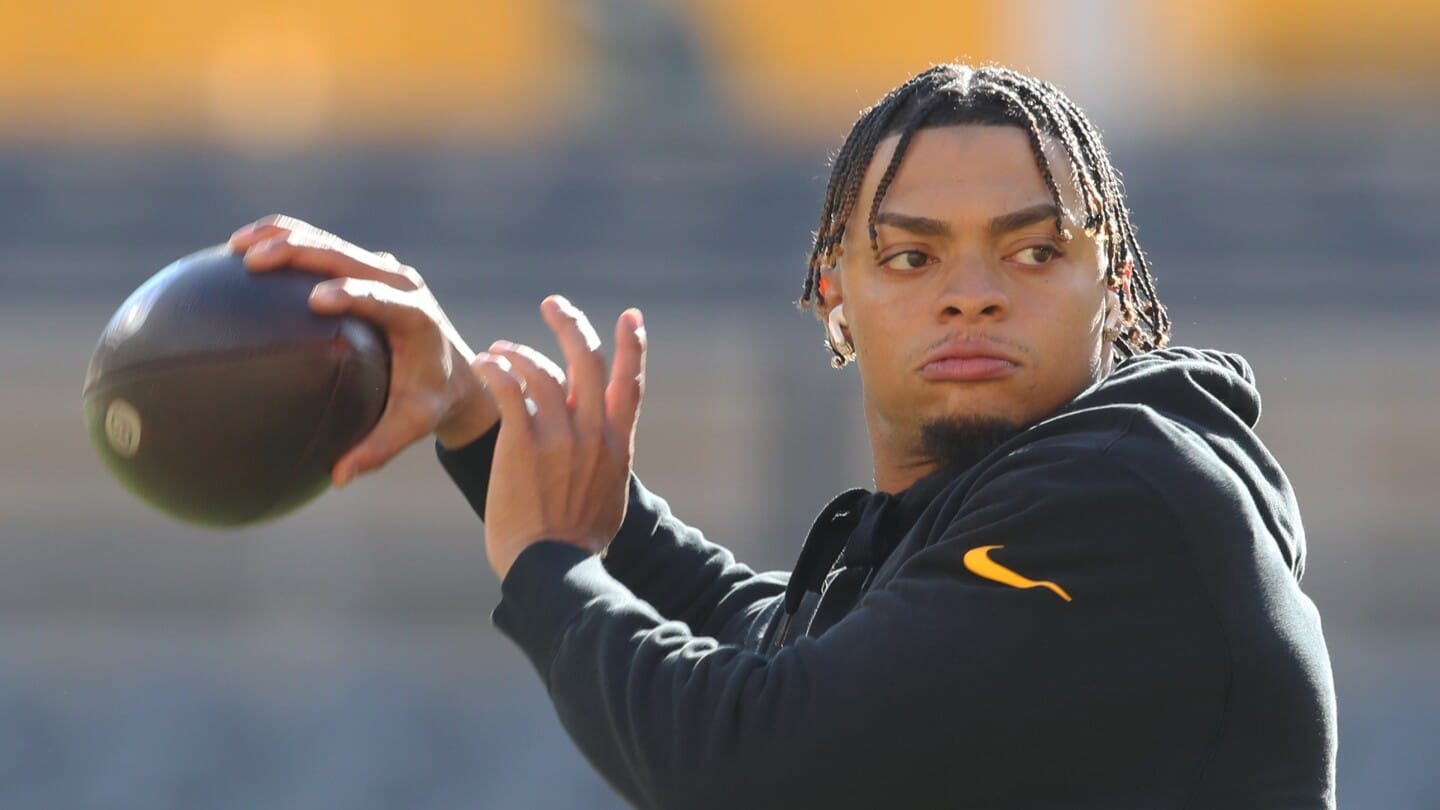 "Will Justin Fields Revive the Jets' Playoff Hopes in His New Role?"