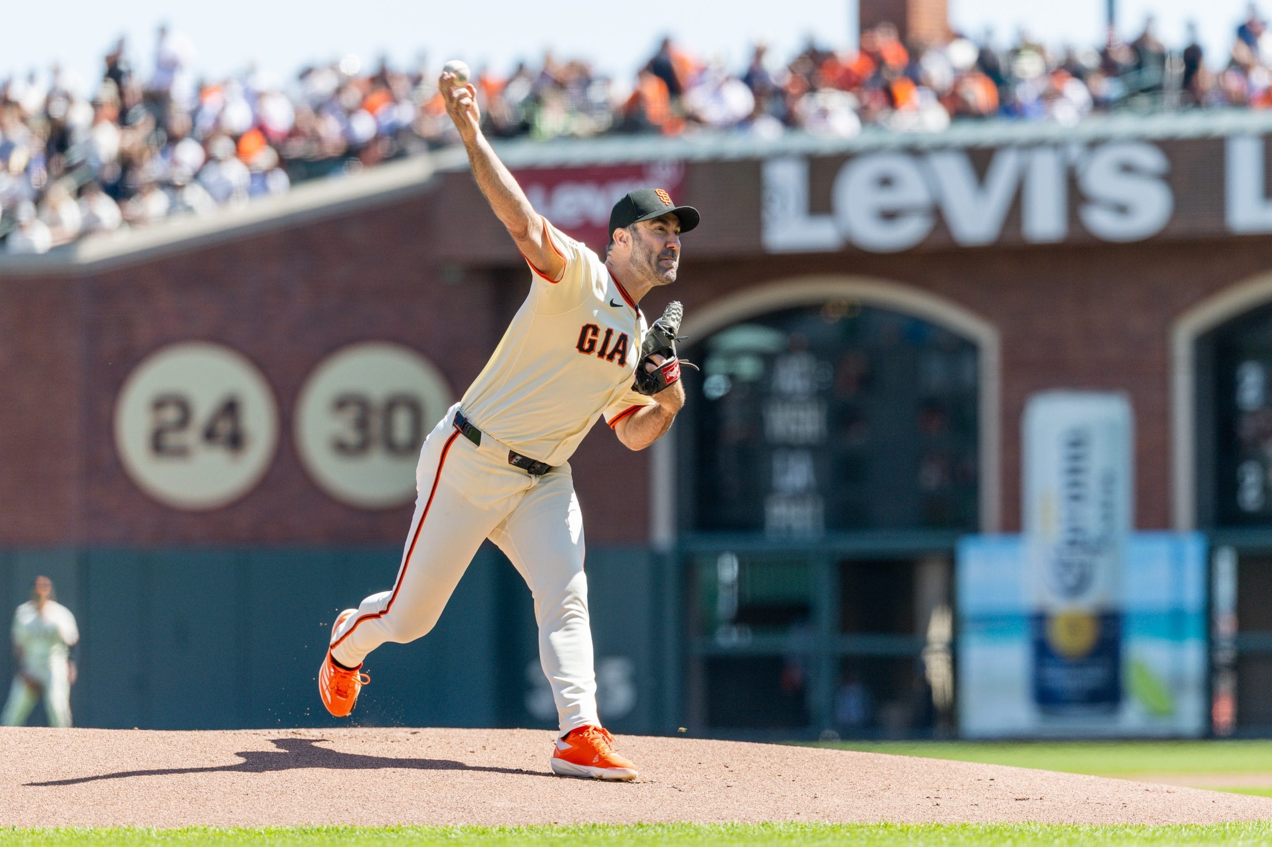 "Will the Reds and Giants' Frustrating Offensive Slump Lead to a Dramatic Shake-Up?"