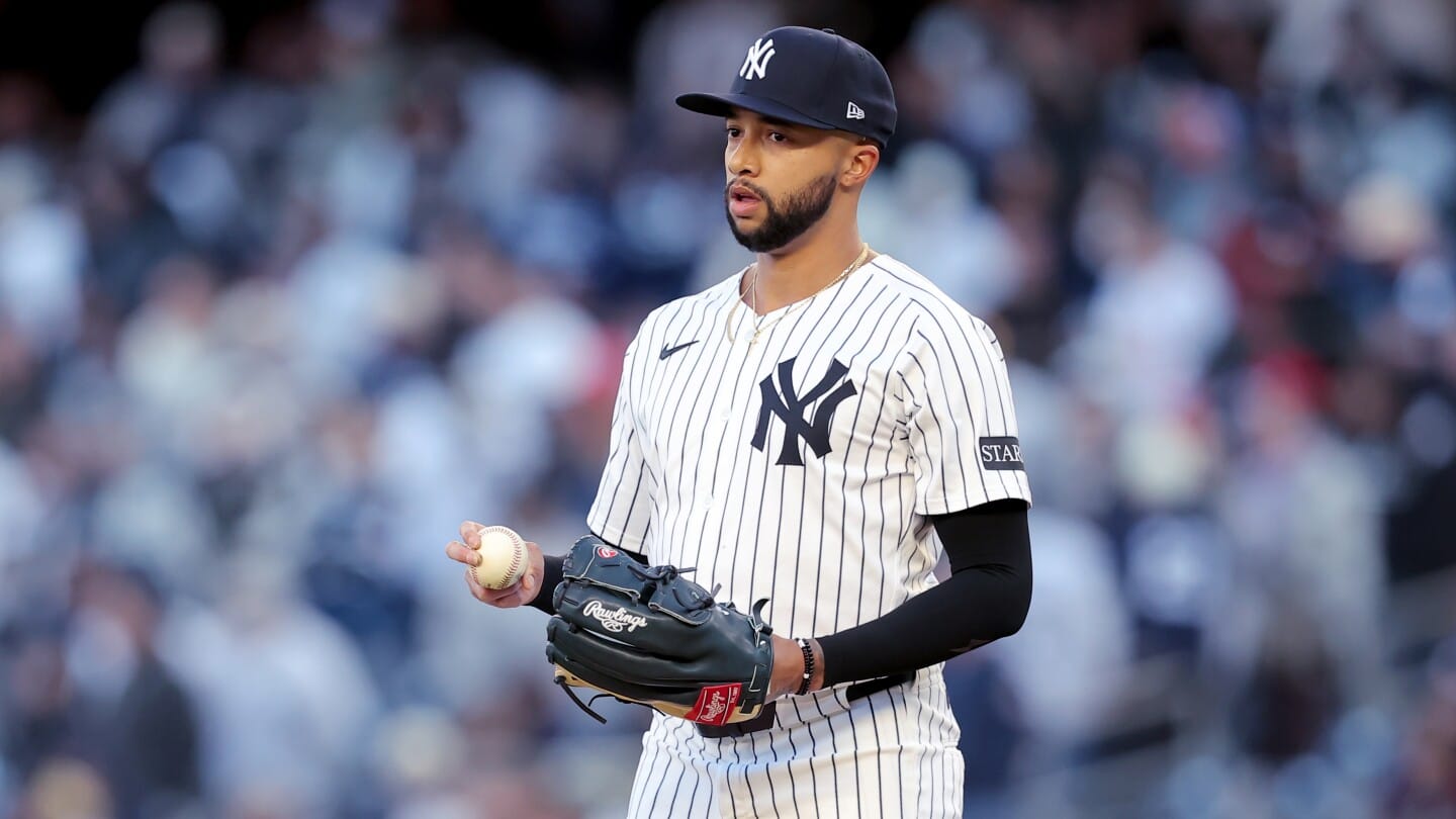 Yankees&apos; Rookie Rollercoaster: From High Hopes to Early Hurdles for Devin Williams