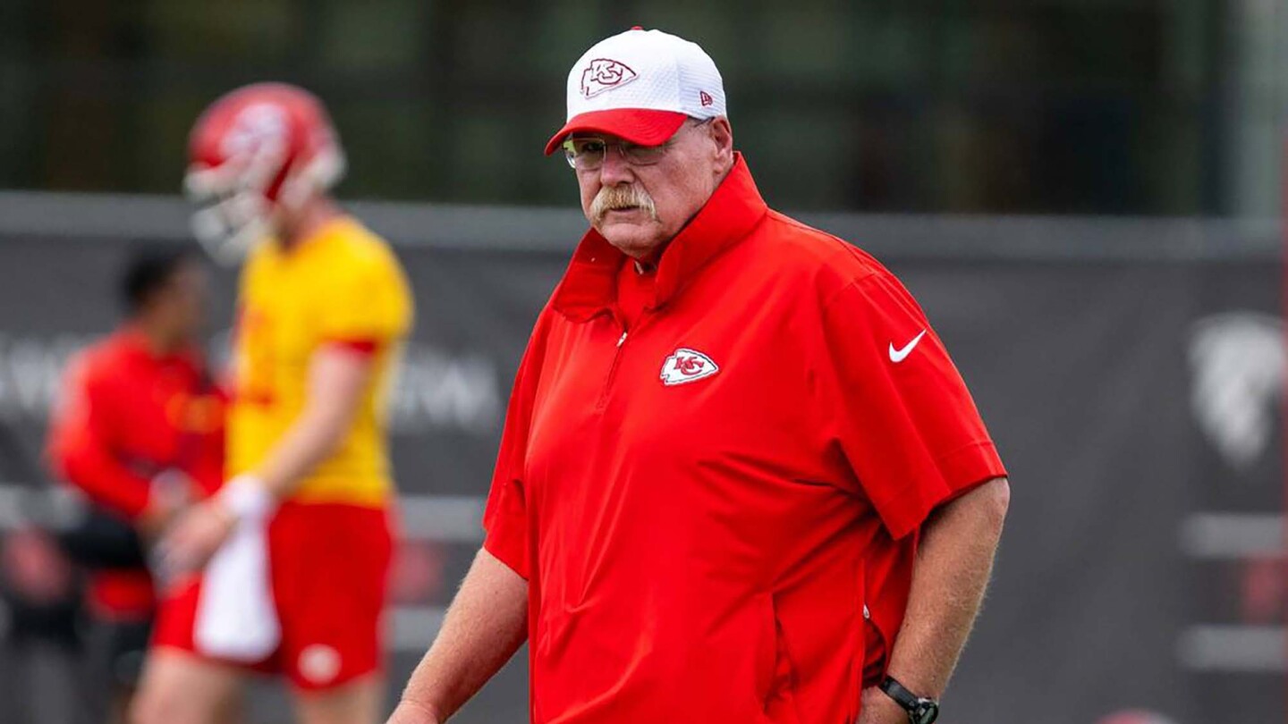 20 NFL Teams Kick Off OTA Workouts Today—Which 5 Will Keep Fans Waiting?