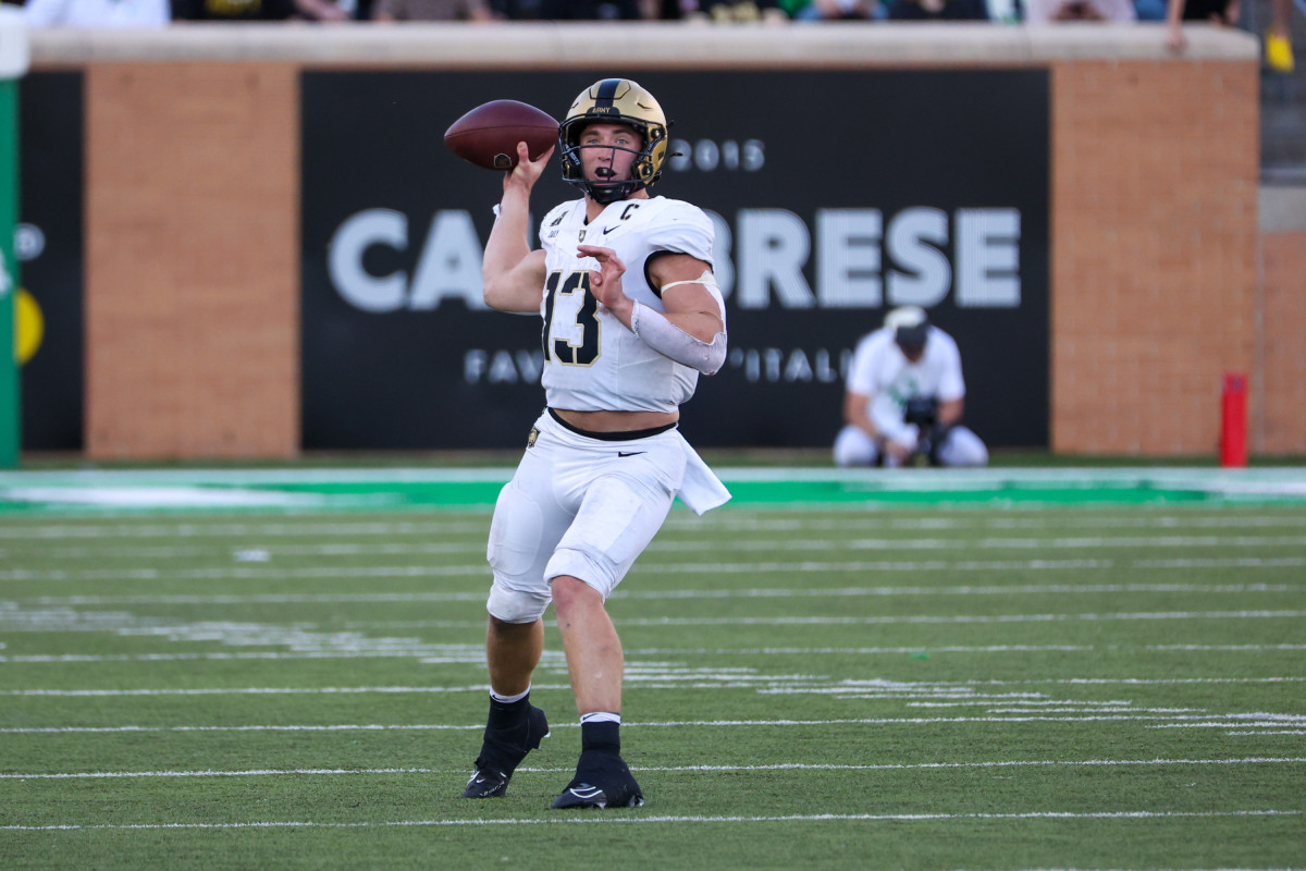 Army Quarterback’s Cryptic 4-Word Message to President Trump Sparks Buzz