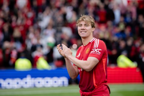 INEOS on Edge: PSG Star’s Contract Rejection Sparks Manchester United Transfer Frenzy