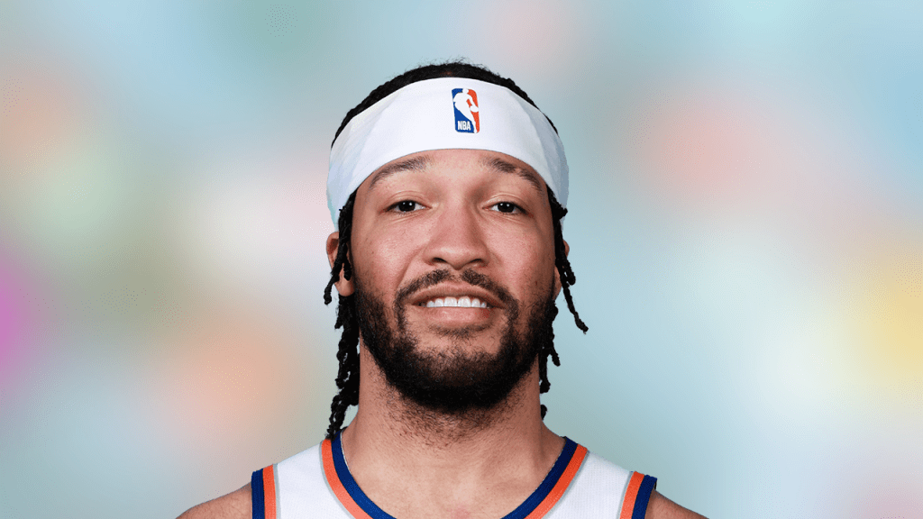 Jalen Brunson’s Clutch Masterclass Keeps Knicks’ Playoff Hopes Alive—Can They Complete the Comeback?