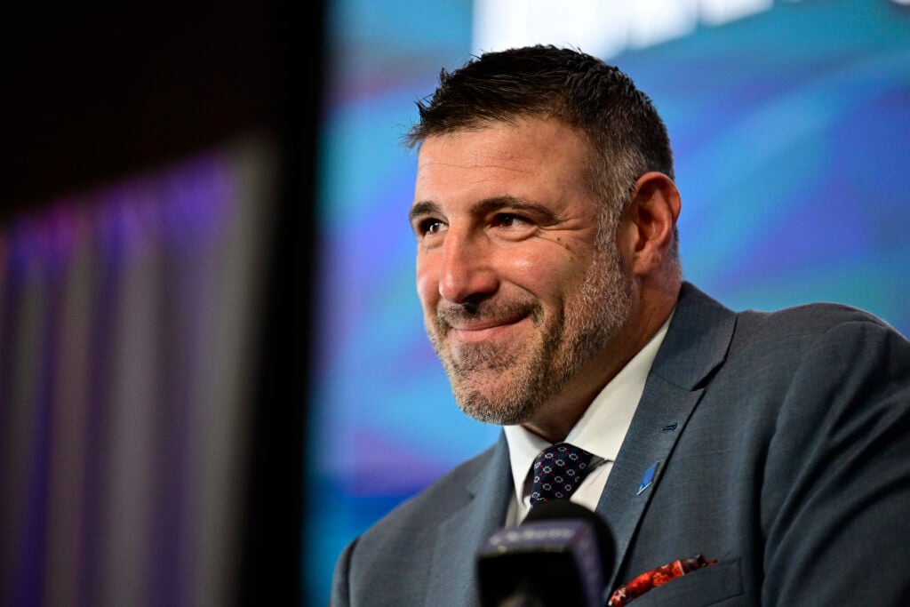Mike Vrabel Reveals Surprising Truth Behind Drake Maye’s Practice Challenges