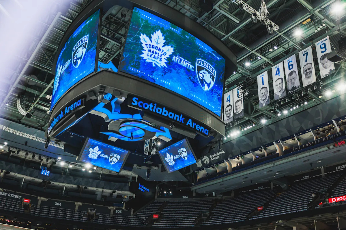 Referee's Bloodied Face Shocks Fans in Panthers-Maple Leafs Game 7—What Really Happened Moments Before Chaos Erupted?
