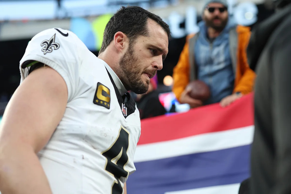 Saints’ Derek Carr Abruptly Announces Retirement: What His Shocking Shoulder Injury Really Means for His Future