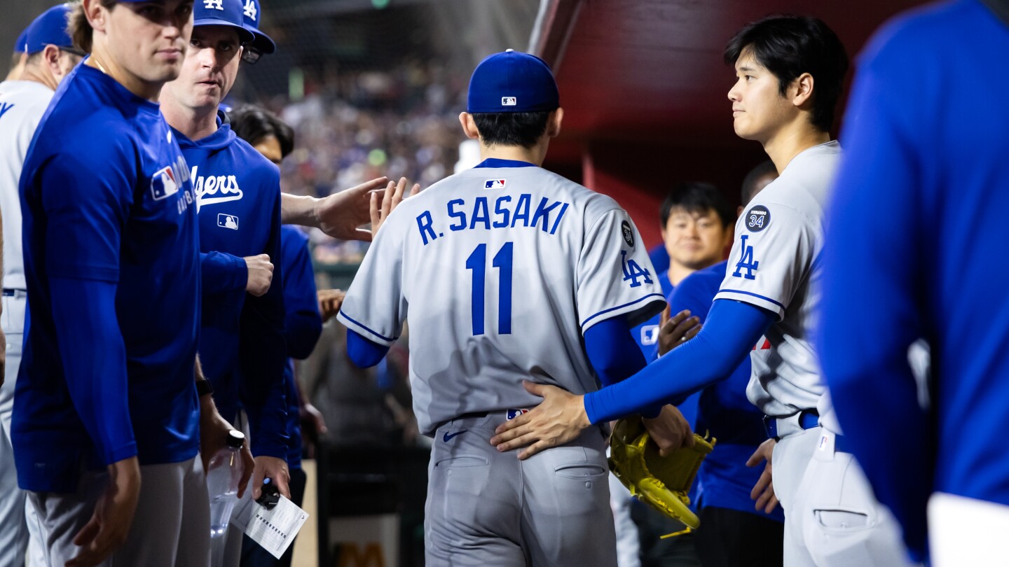 Star Rookie Roki Sasaki’s Sudden Injury Sends Shockwaves Through Dodgers’ Season Outlook