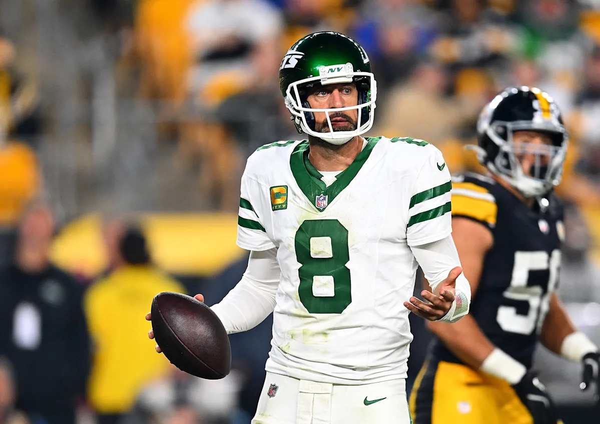 Steelers Owner Drops Cryptic Hint: How Long Will They Really Wait for Aaron Rodgers’ Decision?